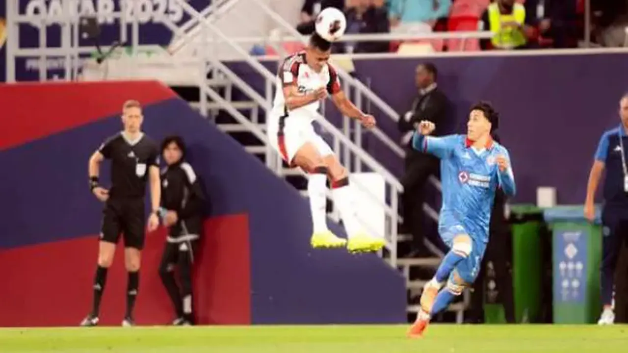 فلامنجو يتغلب على كروز آزول ويتأهل لمواجهة بيراميدز في نصف نهائي إنتركونتيننتال